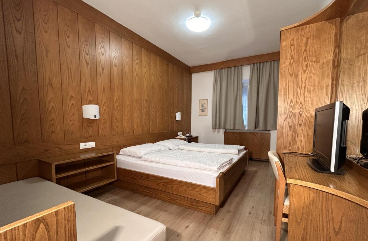 Roter Adler Hotell Caldaro Exteriör bild
